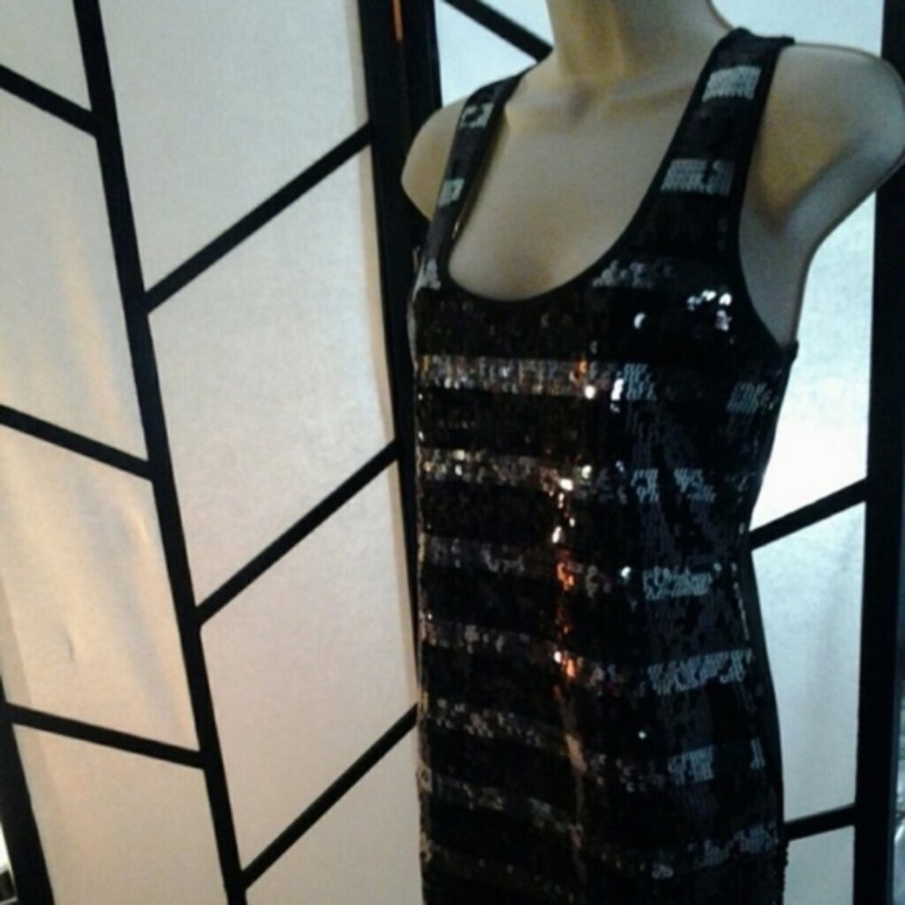 XXI Twenty Women's Black/Silver Sequin Tank Top MM